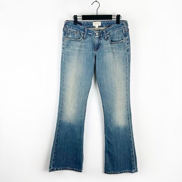 Abercrombie & Fitch Vintage Women's Flare Light Wash Low Rise Jeans Size 4R - Picture 1 of 16